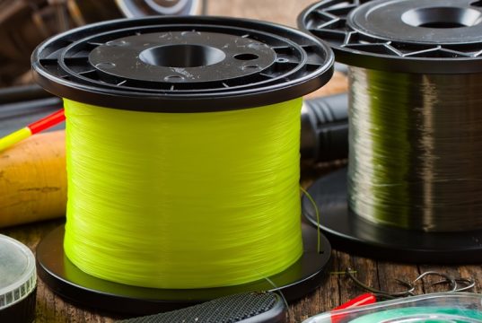 The Difference Between Monofilament & Fluorocarbon Fishing Line The Difference Between Monofilament and Fluorocarbon Fishing Line